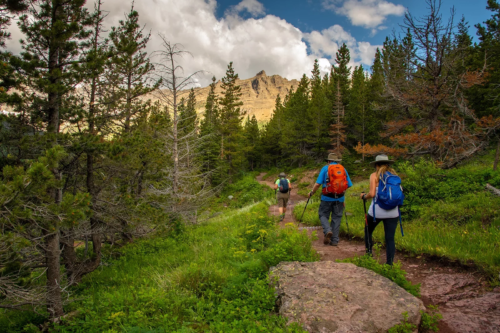 Glacier National Park Waterton Lakes lopende mensen